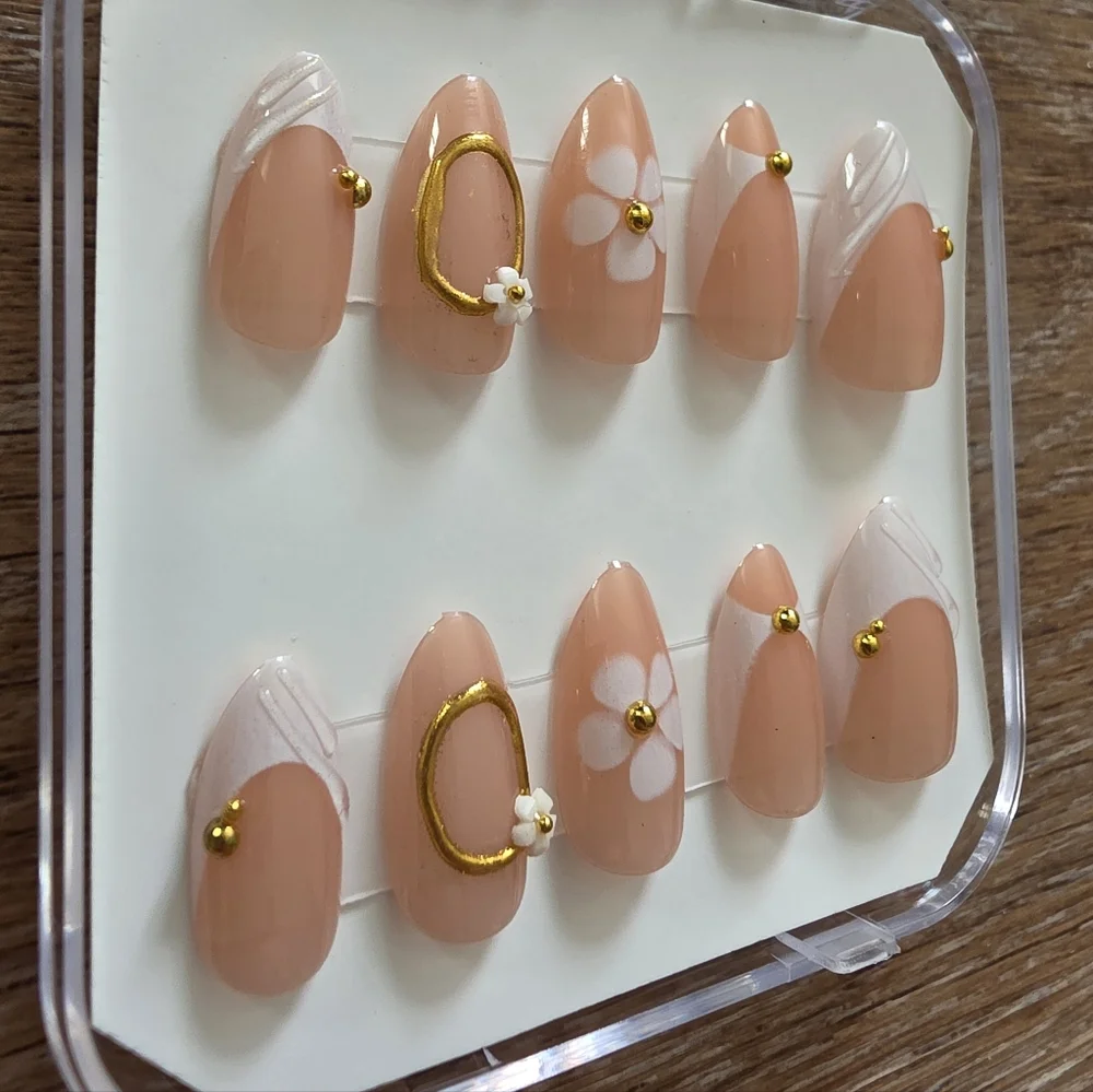 N/A chic nude